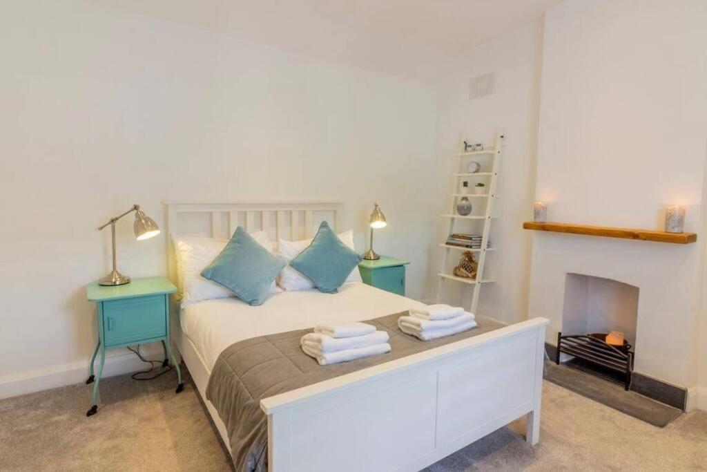 בלאקרוק Newly Refurbished Traditional Cottage Blackrock מראה חיצוני תמונה