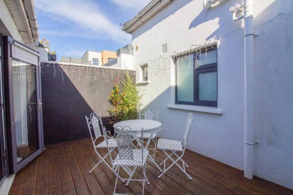 בלאקרוק Newly Refurbished Traditional Cottage Blackrock מראה חיצוני תמונה